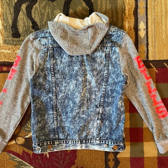 NBA Chicago Bulls Blue Jean Jacket with Patches - Picture 6 of 8